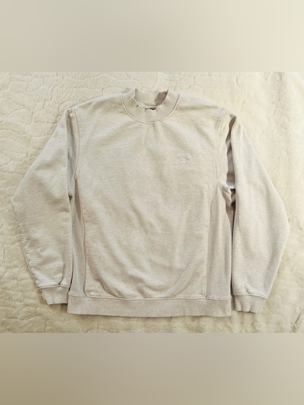 Kith Classic Script Logo Crewneck
Sweatshirt - Heather Oatmeal Grey size L